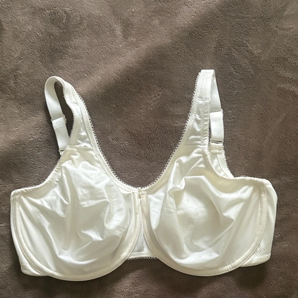 Wacoal White Full-Coverage Underwire Bra - Picture 1 of 5